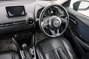 Хетчбэк Mazda Demio 2015 года, 1099000 рублей, Красноярск