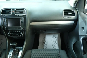 Хетчбэк Volkswagen Golf 2009 года, 719000 рублей, Омск