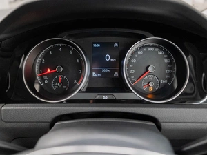 Хетчбэк Volkswagen Golf 2015 года, 1300000 рублей, Красноярск
