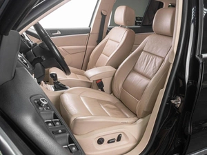 Внедорожник Volkswagen Tiguan 2013 года, 1819000 рублей, Тюмень