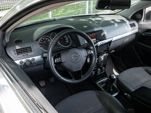 Хетчбэк Opel Astra 2008 года, 545000 рублей, Краснодар