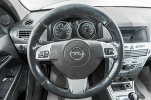 Хетчбэк Opel Astra 2010 года, 489000 рублей, Барнаул