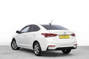 Седан Hyundai Solaris 2017 года, 989000 рублей, Барнаул