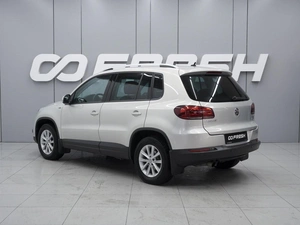 Внедорожник Volkswagen Tiguan 2016 года, 1220000 рублей, Ростов-на-Дону