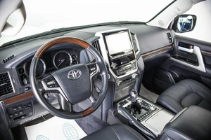 Внедорожник Toyota Land Cruiser 2017 года, 7300000 рублей, Пермь