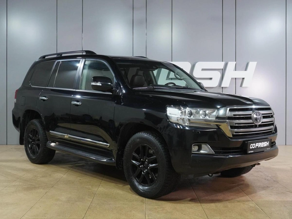 Внедорожник Toyota Land Cruiser 2018 года, 6100000 рублей, Воронеж