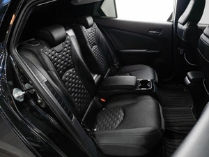 Хетчбэк Toyota Prius PHV 2017 года, 1697000 рублей, Тюмень