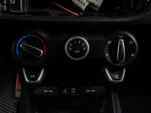 Седан Kia Rio 2018 года, 1320000 рублей, Тюмень