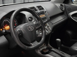 Внедорожник Toyota RAV4 2012 года, 1470000 рублей, Красноярск