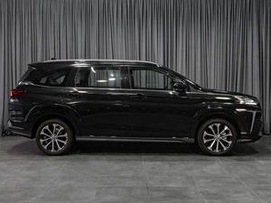 Минивэн Toyota Veloz 2023 года, 4249000 рублей, Тюмень