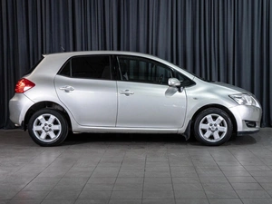 Хетчбэк Toyota Auris 2008 года, 700000 рублей, Волгоград