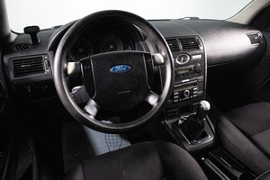 Седан Ford Mondeo 2006 года, 459000 рублей, Сургут