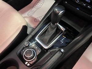 Хетчбэк Mazda Axela 2016 года, 1549000 рублей, Красноярск