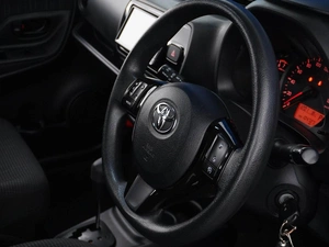 Хетчбэк Toyota Vitz 2018 года, 999654 рублей, Москва