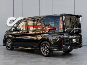 Минивэн Honda Stepwgn Spada 2018 года, 2430000 рублей, Краснодар