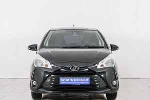 Хетчбэк Toyota Vitz 2017 года, 829000 рублей, Красноярск