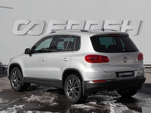 Внедорожник Volkswagen Tiguan 2011 года, 1229000 рублей, Волгоград