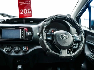 Хетчбэк Toyota Vitz 2018 года, 980000 рублей, Красноярск