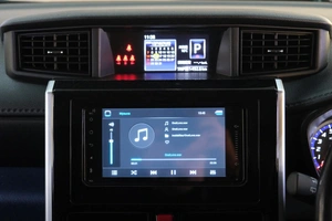 Минивэн Toyota Roomy 2017 года, 999000 рублей, Омск