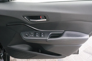 Внедорожник Toyota C-HR 2018 года, 2199000 рублей, Красноярск