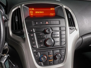 Хетчбэк Opel Astra 2012 года, 859000 рублей, Воронеж