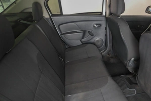 Седан Renault Logan 2015 года, 619000 рублей, Пермь