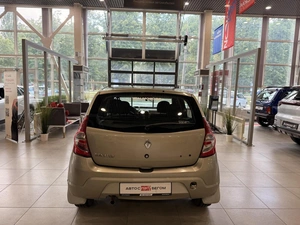 Хэтчбек Renault Sandero 2014 года, 725000 рублей, Орёл