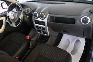 Хетчбэк Renault Sandero 2011 года, 599000 рублей, Омск