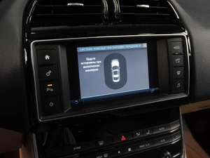 Седан Jaguar XE 2016 года, 1497000 рублей, Тюмень