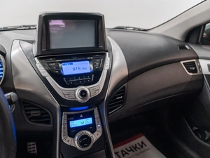 Седан Hyundai Avante 2011 года, 1025000 рублей, Красноярск