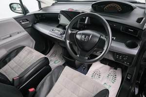 Минивэн Honda Freed 2010 года, 999000 рублей, Красноярск