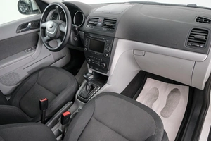 Внедорожник Skoda Yeti 2011 года, 959000 рублей, Красноярск