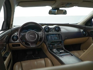 Седан Jaguar XJ 2013 года, 1527196 рублей, Москва