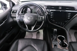 Седан Toyota Camry 2018 года, 3249000 рублей, Омск