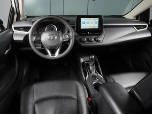 Седан Toyota Corolla 2022 года, 1899030 рублей, Красный Пахарь