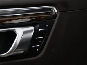 Внедорожник Porsche Macan Turbo 2014 года, 2877077 рублей, Москва