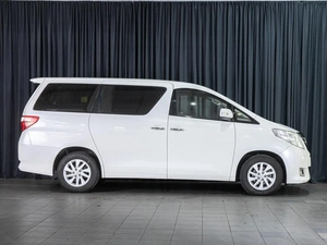 Минивэн Toyota Alphard 2013 года, 2900000 рублей, Волгоград