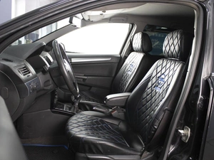 Седан Opel Astra 2011 года, 460000 рублей, Омск