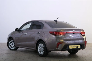 Седан Kia Rio 2018 года, 1399000 рублей, Омск