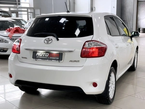 Хетчбэк Toyota Auris 2010 года, 897000 рублей, Солонцы