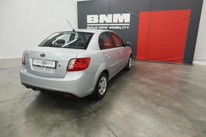 Седан Kia Rio 2009 года, 720000 рублей, Курск