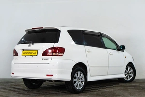 Минивэн Toyota Ipsum 2002 года, 749000 рублей, Сургут