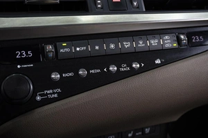 Седан Lexus ES 2019 года, 4030000 рублей, Омск
