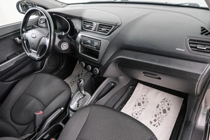 Седан Kia Rio 2015 года, 1089000 рублей, Красноярск