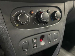 Хетчбэк Renault Sandero 2016 года, 1150000 рублей, Красноярск