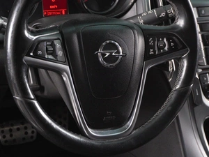 Хетчбэк Opel Astra 2012 года, 899000 рублей, Красный Пахарь