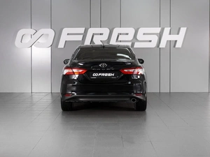 Седан Toyota Camry 2019 года, 2599000 рублей, Красный Пахарь