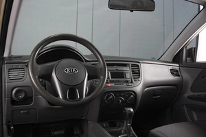 Седан Kia Rio 2010 года, 590000 рублей, Омск
