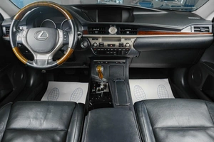 Седан Lexus ES 2012 года, 2149000 рублей, Тюмень