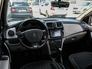 Седан Renault Logan 2015 года, 889000 рублей, Волгоград